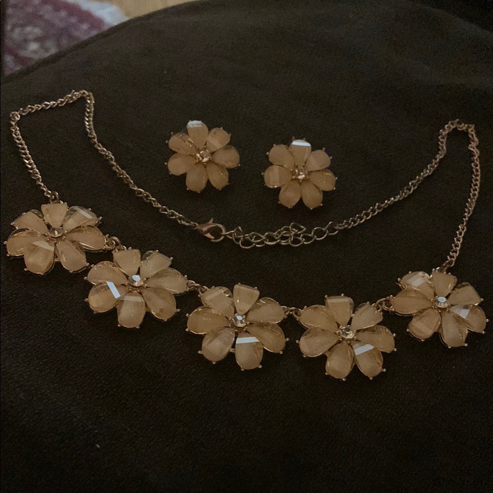 Floral Necklace and Earring Set - Gold and Light Pink